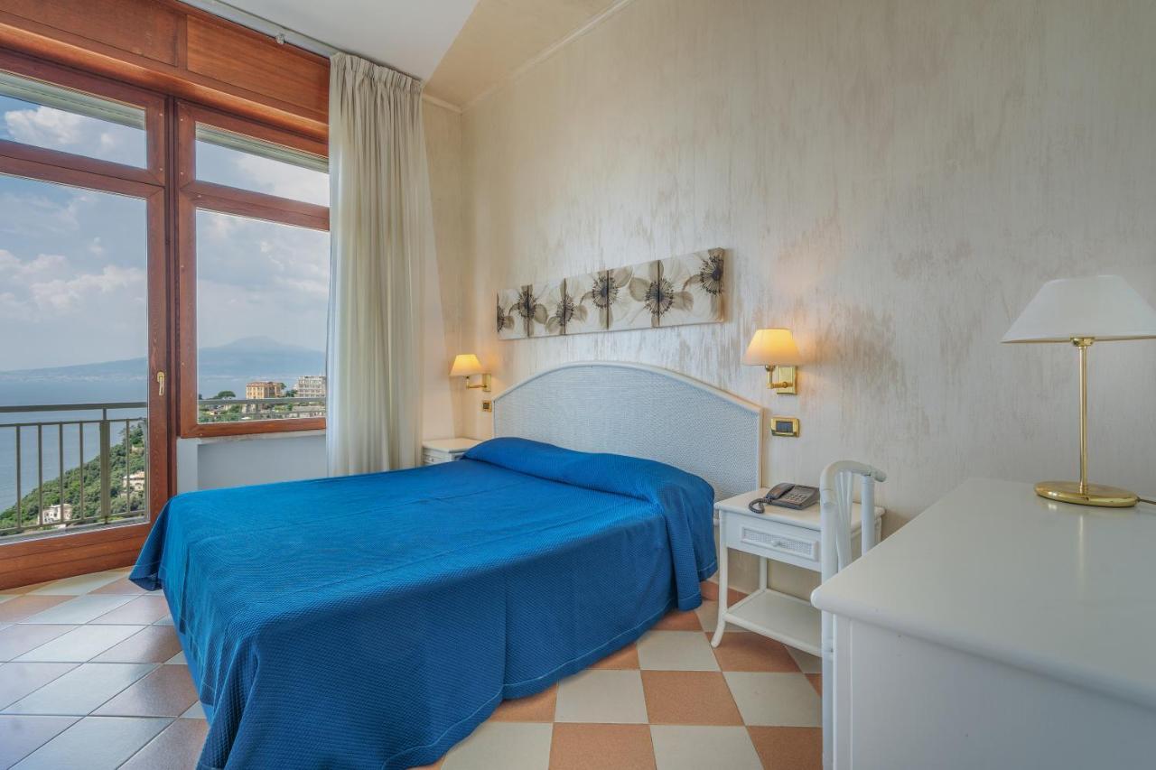 Grand Hotel Moon Valley Vico Equense Buitenkant foto