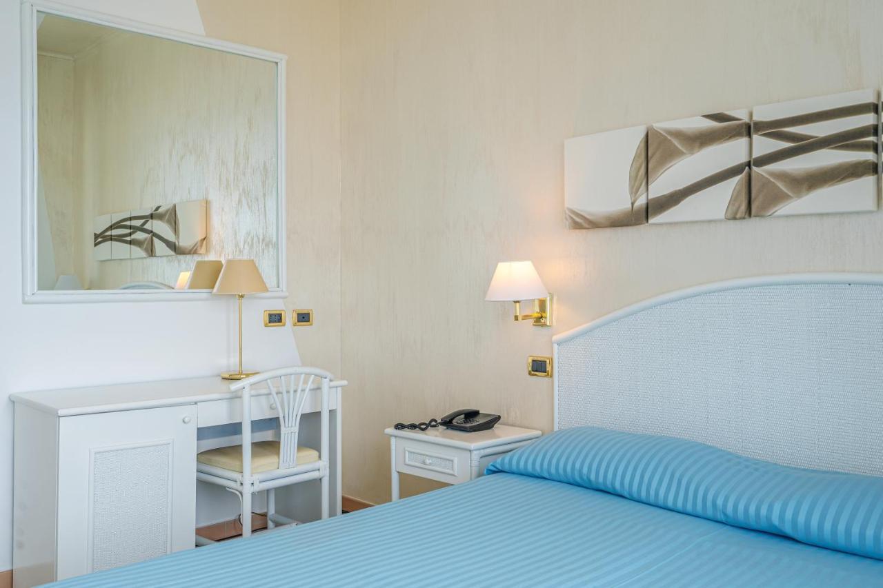 Grand Hotel Moon Valley Vico Equense Buitenkant foto