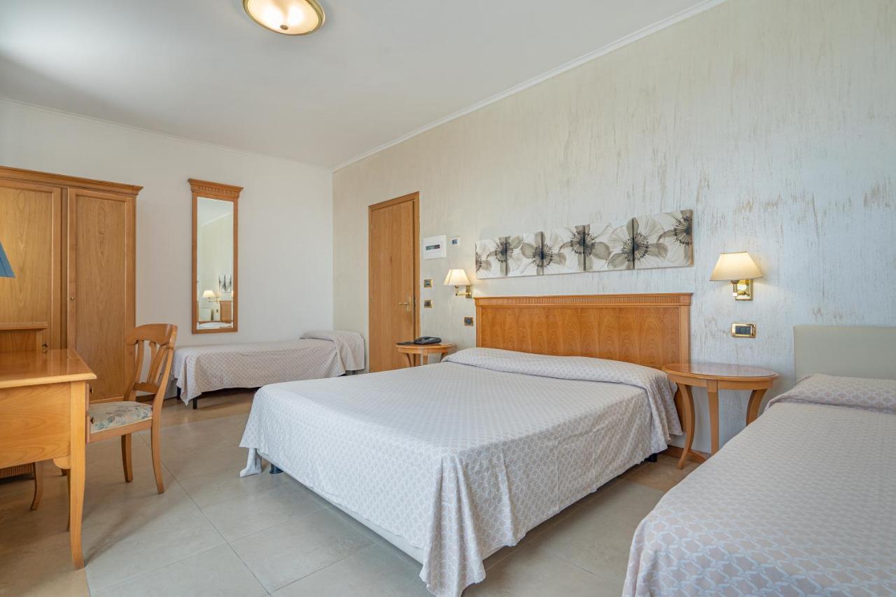 Grand Hotel Moon Valley Vico Equense Buitenkant foto