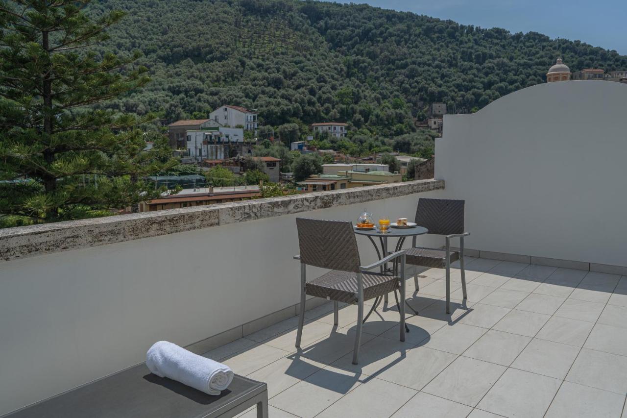 Grand Hotel Moon Valley Vico Equense Buitenkant foto