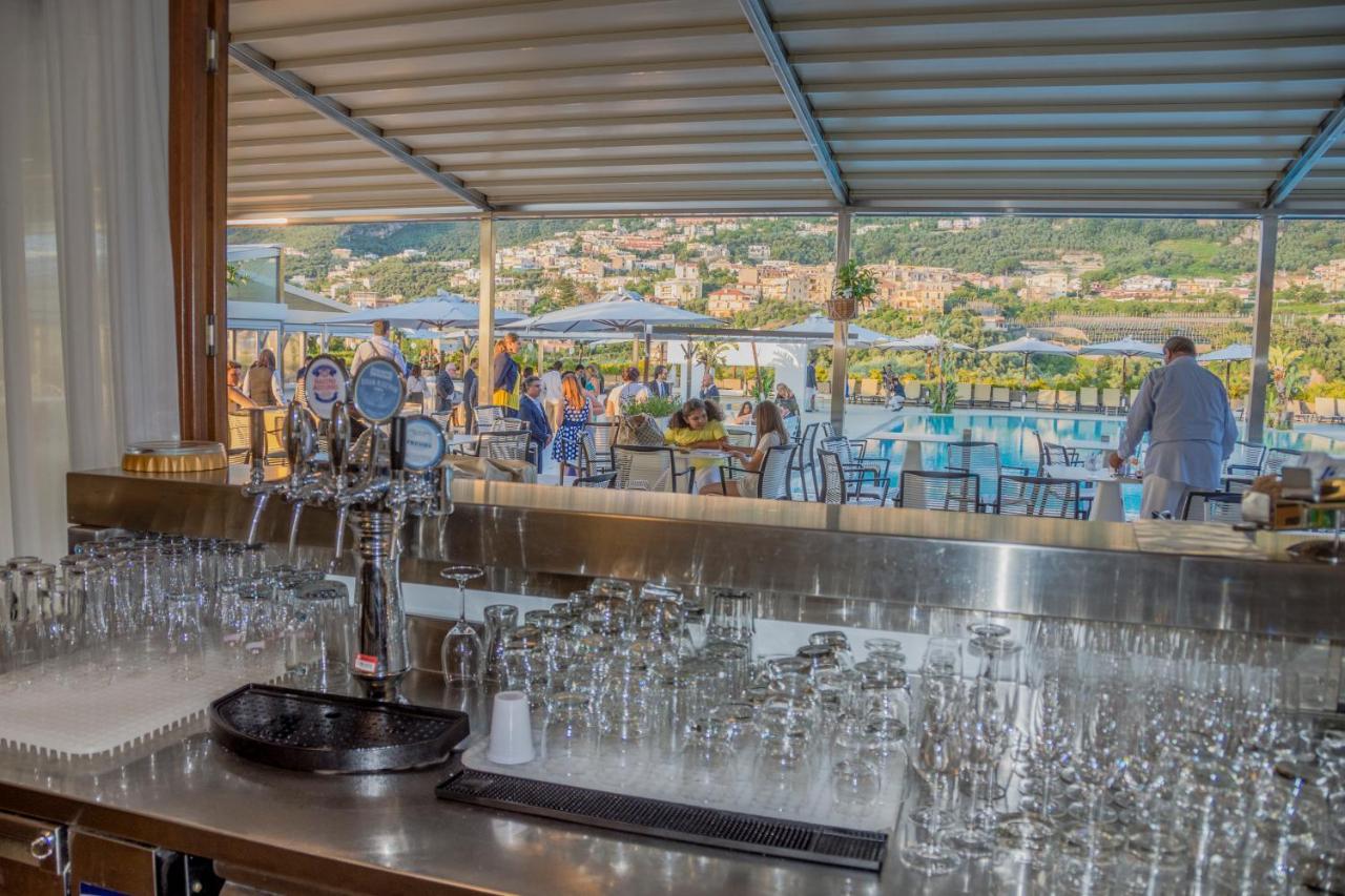 Grand Hotel Moon Valley Vico Equense Buitenkant foto