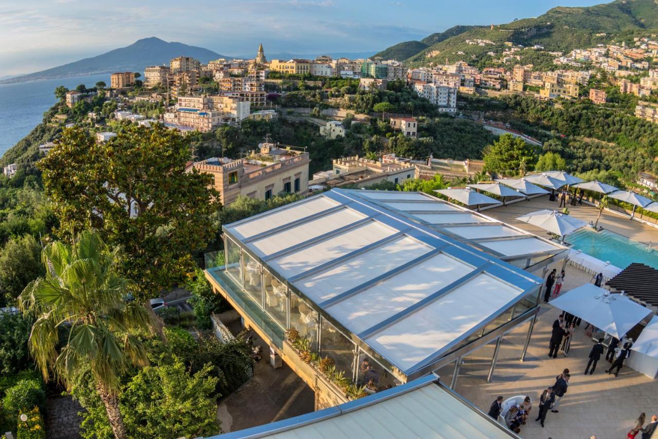 Grand Hotel Moon Valley Vico Equense Buitenkant foto