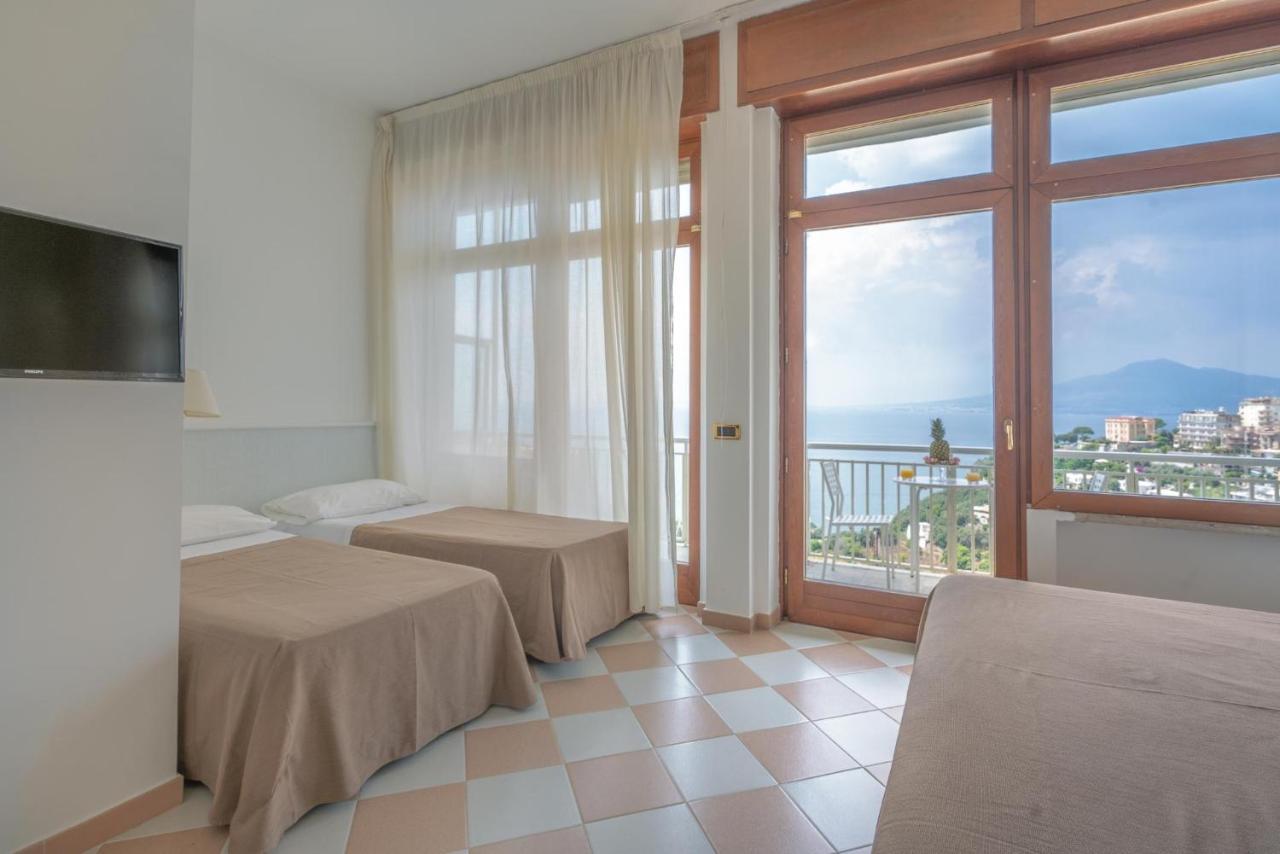 Grand Hotel Moon Valley Vico Equense Buitenkant foto