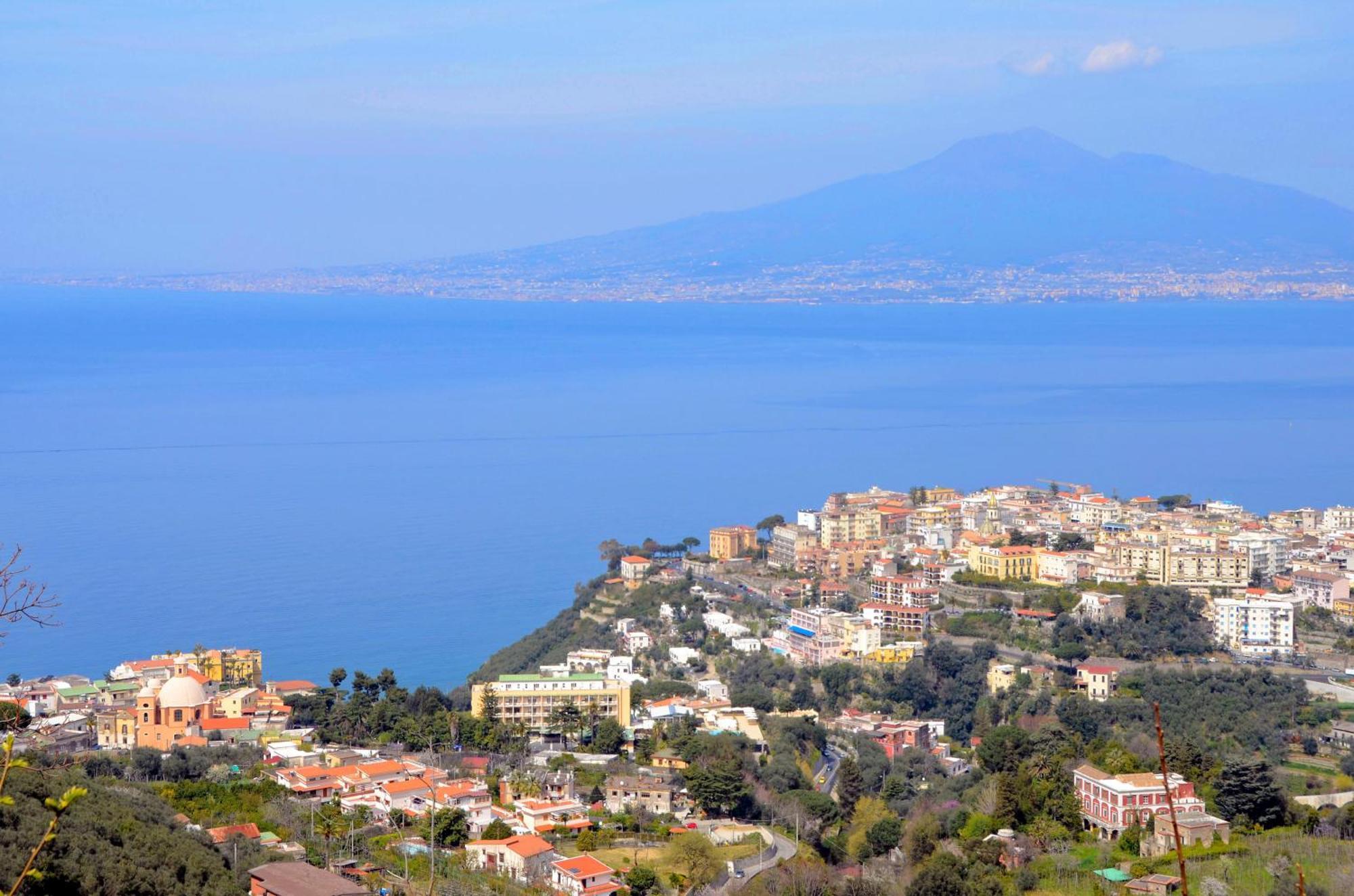 Grand Hotel Moon Valley Vico Equense Buitenkant foto